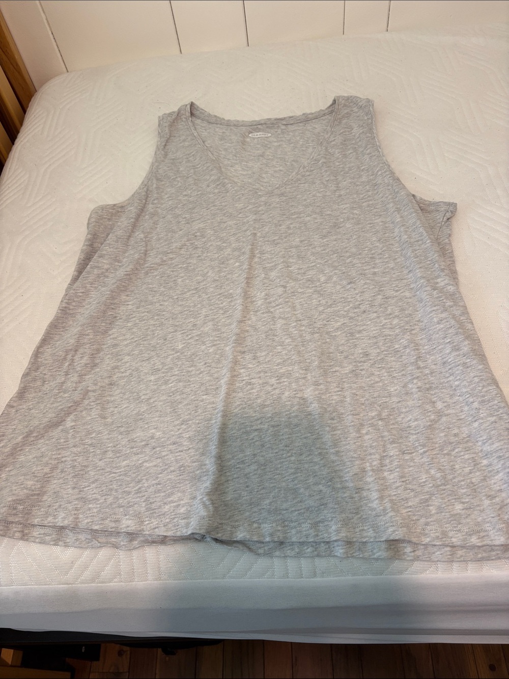 Old Navy Heather Gray V-Neck Sleeveless Tank